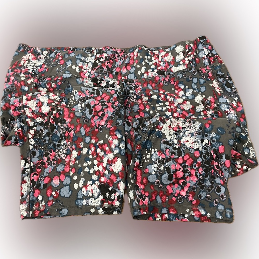 ⬇️lane bryant livi active high rise Capri leggings 34/36